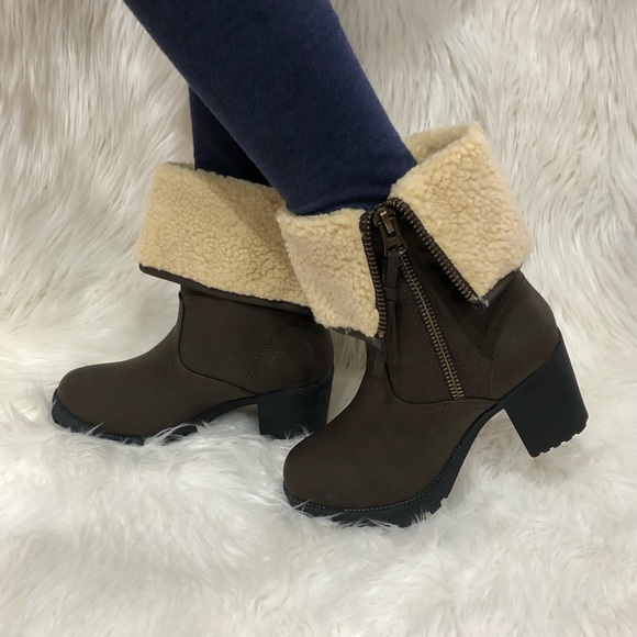 ❄️Beautiful booties ❄️ - Picture 3 of 8